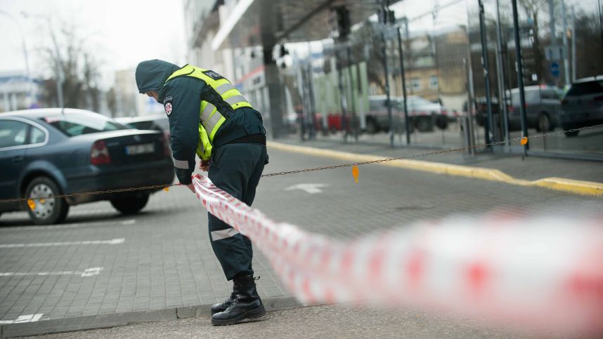 Skolų išieškojimo įmonių darbo stilius: įkainius nustato „iš lubų“