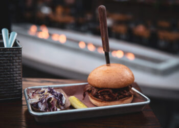 5 psichologų patarimai, kaip neskausmingai sumažinti suvalgomo maisto kiekius