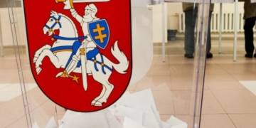 Priesaiką sulaužiusiems ir įgaliojimų netekusiems savivaldybės tarybos nariams – apribojimas aštuonerius metus dalyvauti savivaldos rinkimuose