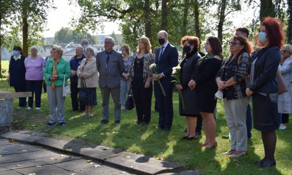 ietuvos žydų genocido aukų atminimo dienos paminėjimas Vilkaviškio žydų Holokausto kapinėse