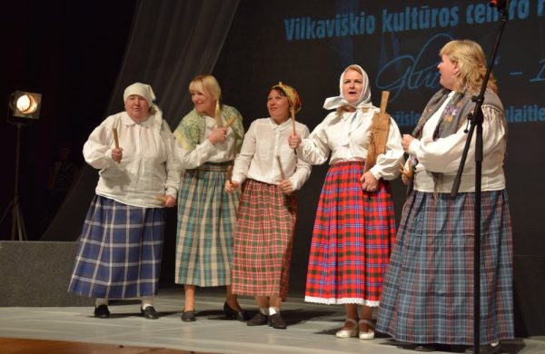 Vilkaviškio kultūros centro mėgėjų teatras Gluosnė