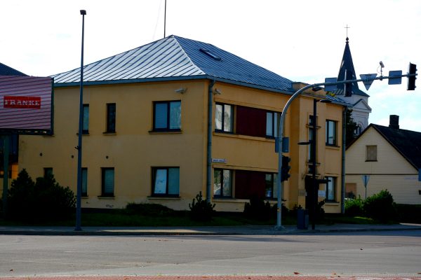 Namas Marijampolės S. Dariaus ir S. Girėno gatvėje, jame, taip pat teko dirbti SKB specialistams