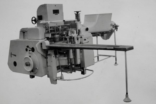 Varškės fasavimo – pakavimo automatas ART