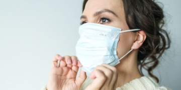 medicininė veido kaukė