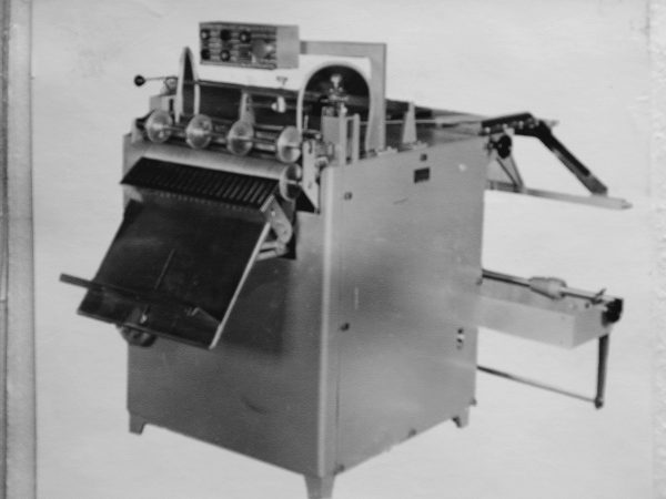 Automata M6-ABO skirtas polietileno maišeliams bei aplankams gaminti