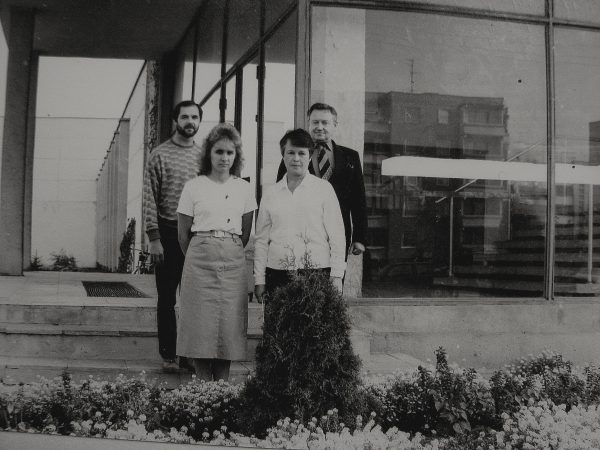 Patikimumo ir įdiegimo tarnyba 1989 m. Alma Žutautaitė, Birutė Jašinienė, Pranas Klimavičius, Henrikas Bukauskas – tarnybos vadovas 1989 m.