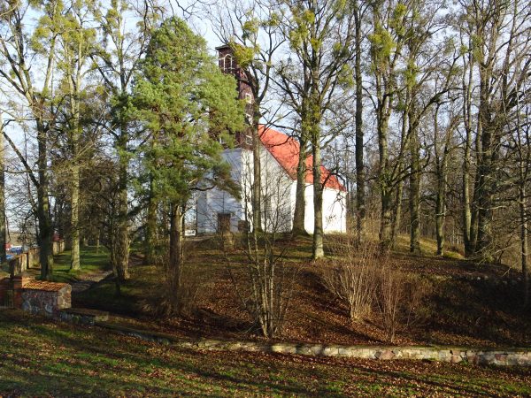 Tolminkiemio bažnyčia ant Šventainės piliakalnio Rytų Prūsijoje