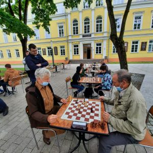 Šachmatų dvikovos šalia Rygiškių Jono gimnazijos