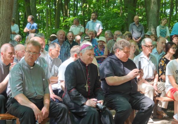 Budavonėje paminėtos trijų vyskupijos kunigų žūties 80-osios metinės