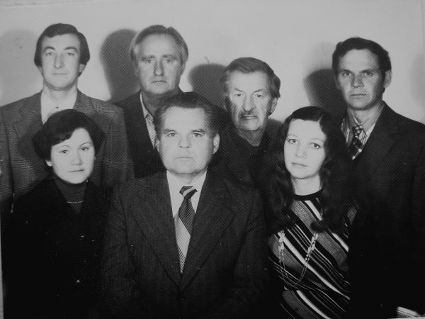 Technologų skyrius 1979 m.: pirm eil. G. Naidzinavičienė, skyr. vedėjas P. Švirinas, V. Pivovarova; antr. eil. R. Uckus, A. Dūdonis, P. Rauluševičius, E. Girlevičius