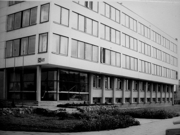 Inžinerinis-laboratorinis korpusas 1985 m.