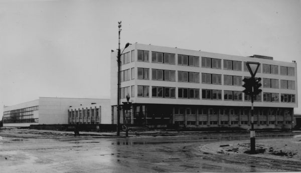 Ką tik užbaigtos SKB statybos vaizdas 1984 m. pradžioje