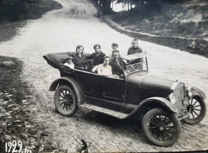 Lietuviai automobilyje, 1929 m.
