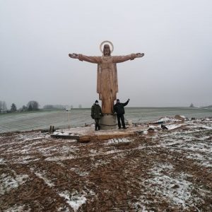 Paminklo statyba baigta...