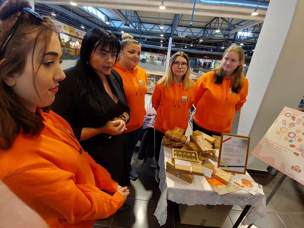 Marijampolės profesinio rengimo centras | Sveikas pilvas Jaunoji bendrovė gamina sveikuoliškus saldumynus iš natūralių maisto produktų.