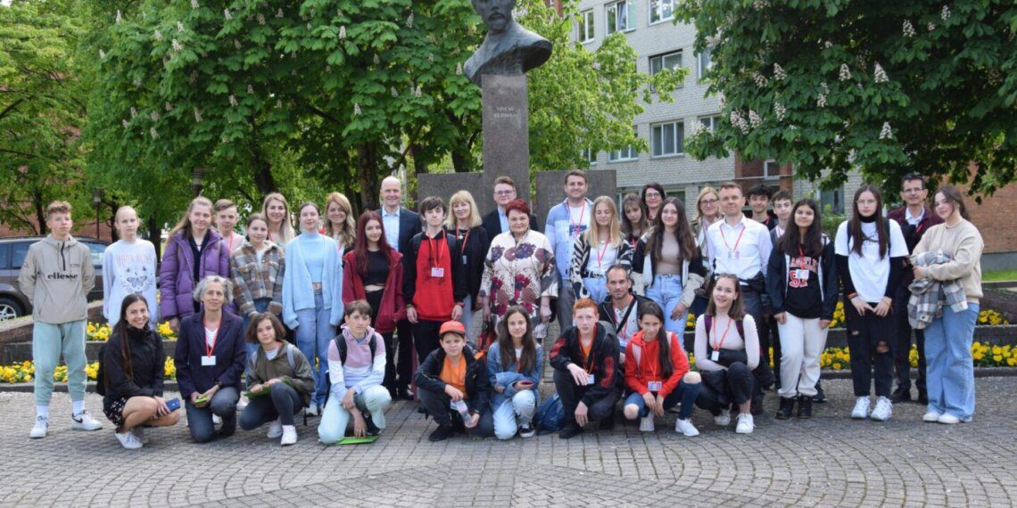 Erasmus+ „Europos mokyklos už tvarų vystymąsi“ projekto dalyviai lankosi Vilkaviškio rajone