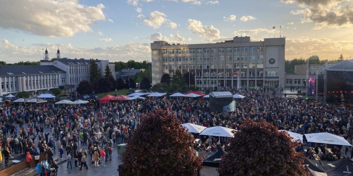 Festivalis sutraukė pilną J. Basanavičiaus aikštę