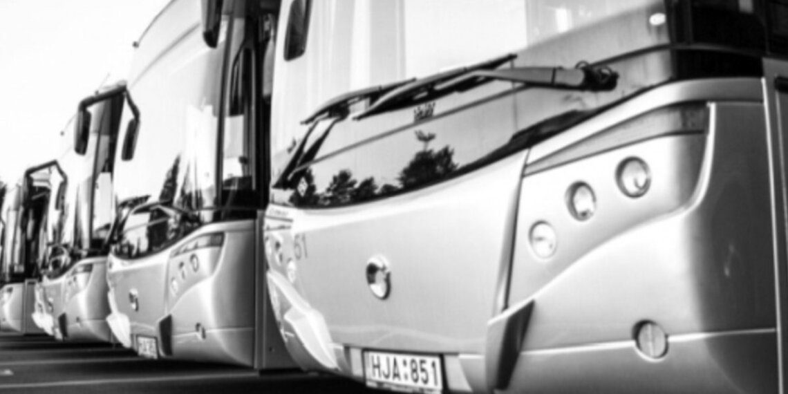 Viešojo transporto keleivių dėmesiui!