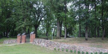 Kalnelis Liubave ant kurio stovėjo bažnyčia