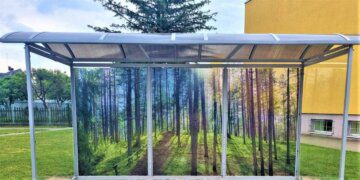 Mariaus Čepulio nuotraukomis apipavidalintos autobusų stotelės