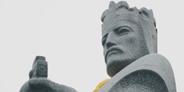 Karaliaus Mindaugo skulptūra