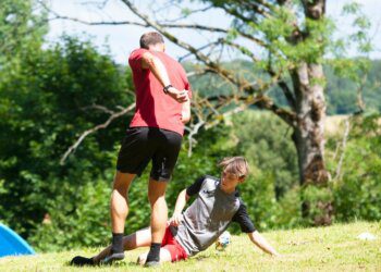 Kovoju net gulėdamas