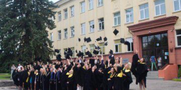 Marijampolės kolegijos diplomų įteikimo ceremonija