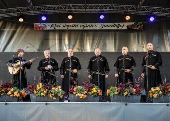 Muzikos festivalis Poezijos parke