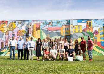 Pataisos namų siena tapo tikra puošmena