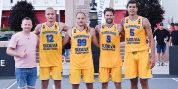 ,,Sūduvos -Mantingos" krepšininkai kartu su meru Povilu Isoda