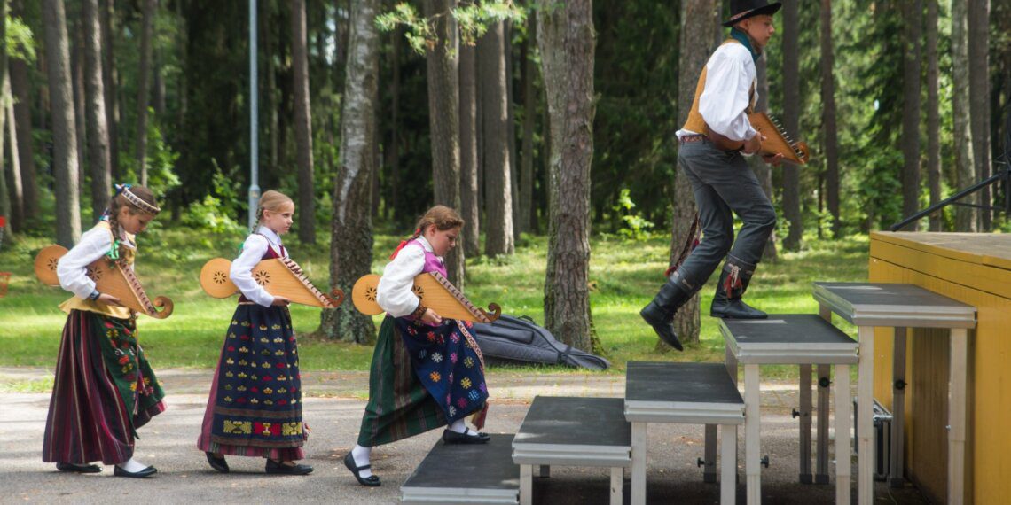 Nuskambėjo Jauniaus Vyliaus folkloro festivalis-konkursas