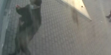 Prašoma visuomenės pagalbos atpažįstant asmenį