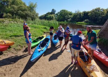 Vyko tradicinis plaukimas baidarėmis
