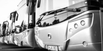 Viešojo transporto keleivių dėmesiui!