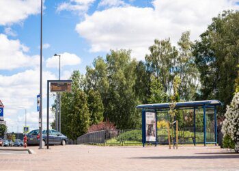 Marijampolė modernėja: pradėjo veikti pirmosios švieslentės autobusų stotelėse