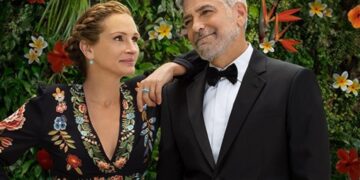 George Clooney ir Julia Roberts juokauja, kad nufilmuoti vieną bučinį „prireikė 80 kartų“
