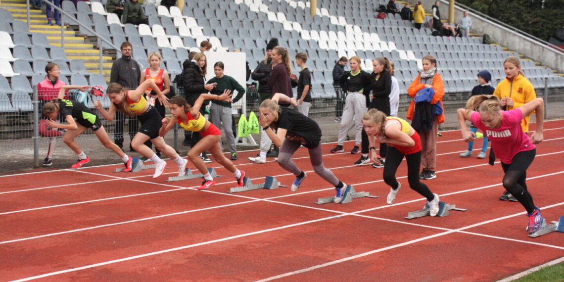 Jaunučių lengvosios atletikos čempionatas @ Marijampolės sporto centro nuotrauka