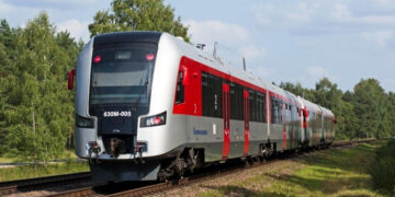 Kursuos traukinys tarp Vilniaus ir Varšuvos – kelionė ateityje neviršys 8 valandų