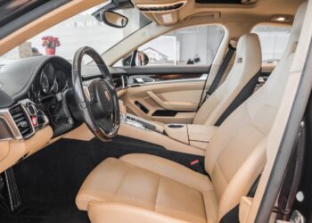 ,,Porsche Panamera 4"