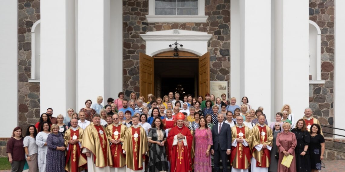 Vilkaviškio vyskupijos tikybos mokytojai ir katechetai mokslo metus pradėjo Lazdijuose