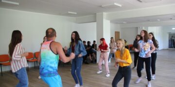 Zumbos šokių pamoka