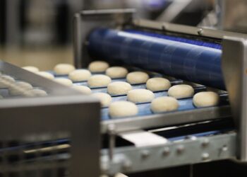 „Mantinga“ plečiasi – įsigijo Rygoje veikiančią įmonę SIA „Fresh Food Production“