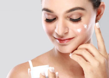 Kaip teisingai naudoti veido kremus?