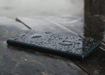 Telefonas paveiktas vandens