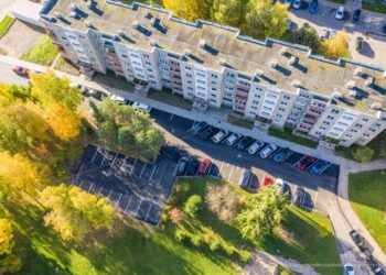 Daugiabučių namų automobilių stovėjimo aikštelės