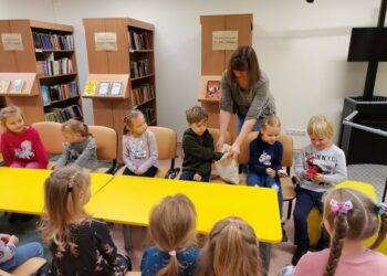 Jurgio Dovydaičio bibliotekoje - vaikų šurmulys