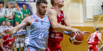 Marijampoliečiai palaužė svečius iš Mažeikių su Artūru Jomantu priešakyje