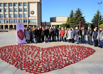 Minint Pasaulinę organų donorystės dieną uždegta 600 žvakučių