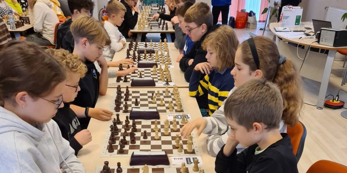 Šachmatų turnyre - sėkmingi startai