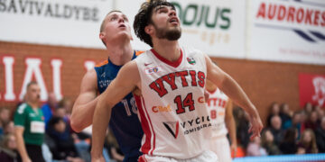 Šakiečiai suklupo svečiuose